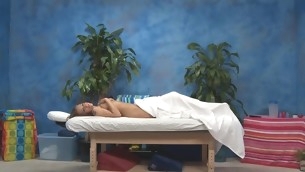 Sexy eighteen Pedigree ancient hawt slut gets fucked everlasting by her massage therapist!